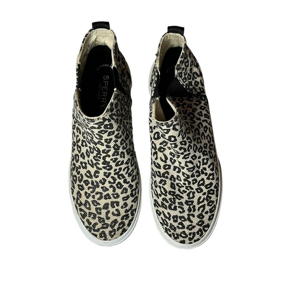 Sperry Cheetah Print Boat Shoe, 6.5M, slight imperfection on left shoe. - Picture 2 of 8